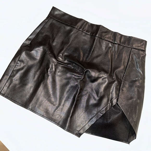 Choies Black Asymmetrical Mini Skirt - Picture 4 of 8